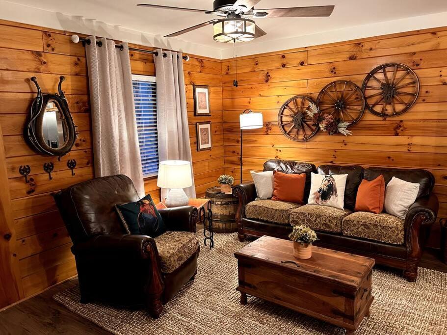 The Horse Cabin At Natural State Cabins Morning Star Extérieur photo